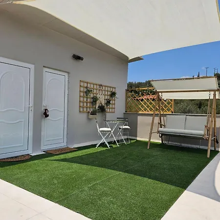 μέντα 1 アパート カラマタ